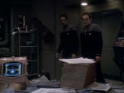 extant_StarTrek_DS9_7x23-ExtremeMeasures_3201.jpg