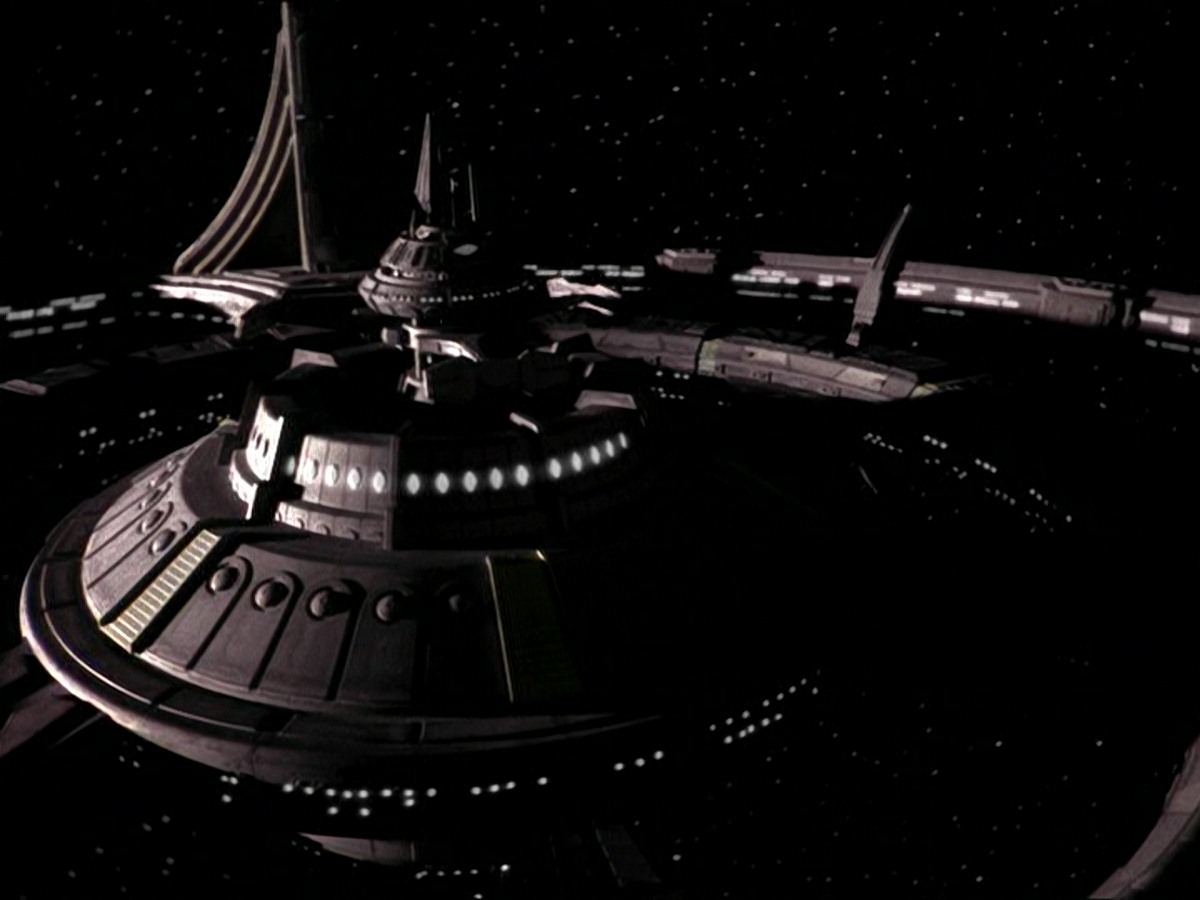 extant_StarTrek_DS9_7x24-TheDogsOfWar_0006.jpg
