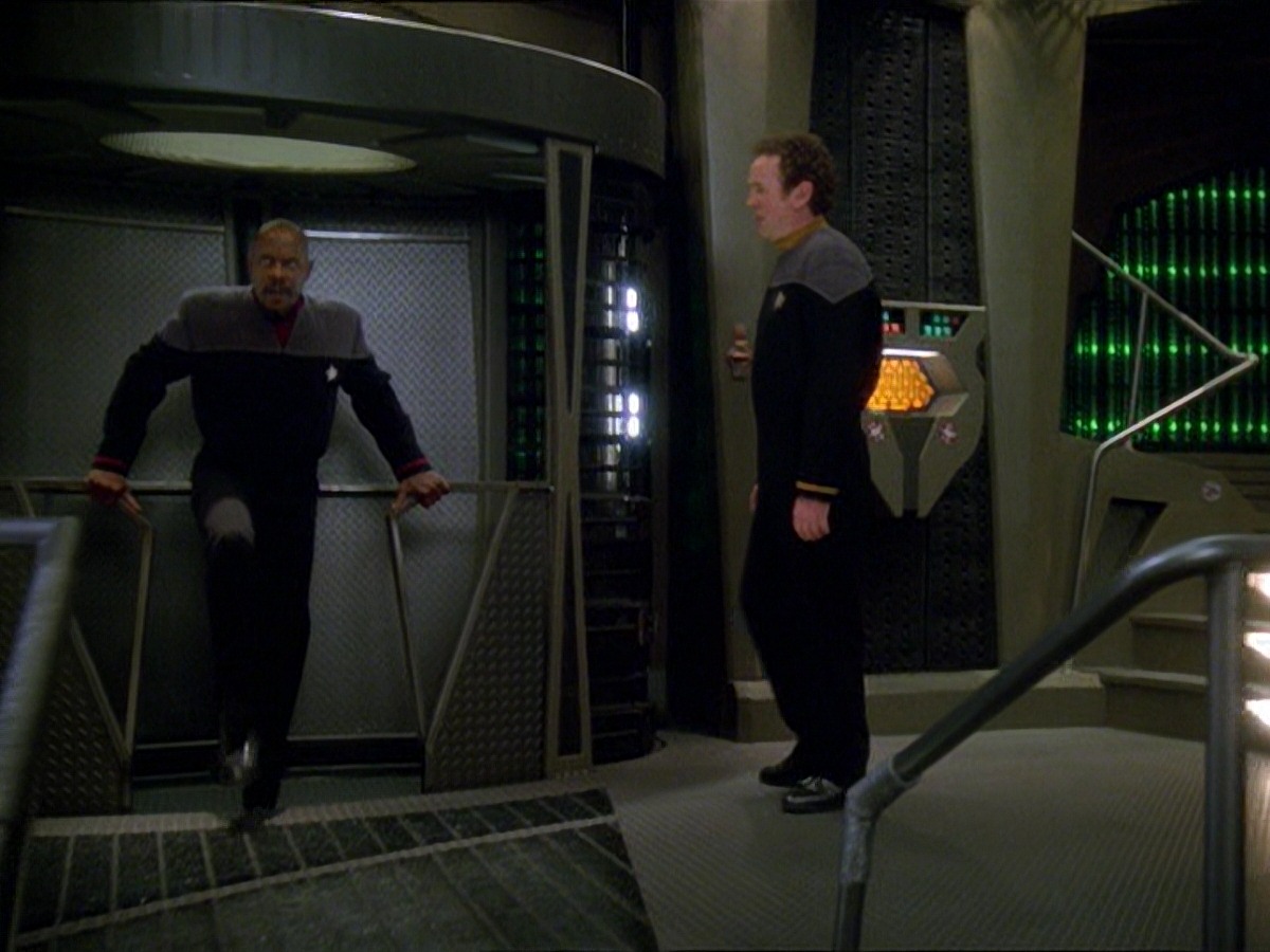 extant_StarTrek_DS9_7x24-TheDogsOfWar_0010.jpg