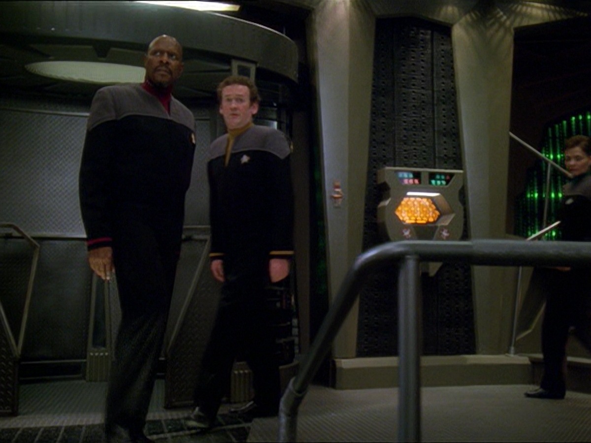 extant_StarTrek_DS9_7x24-TheDogsOfWar_0012.jpg