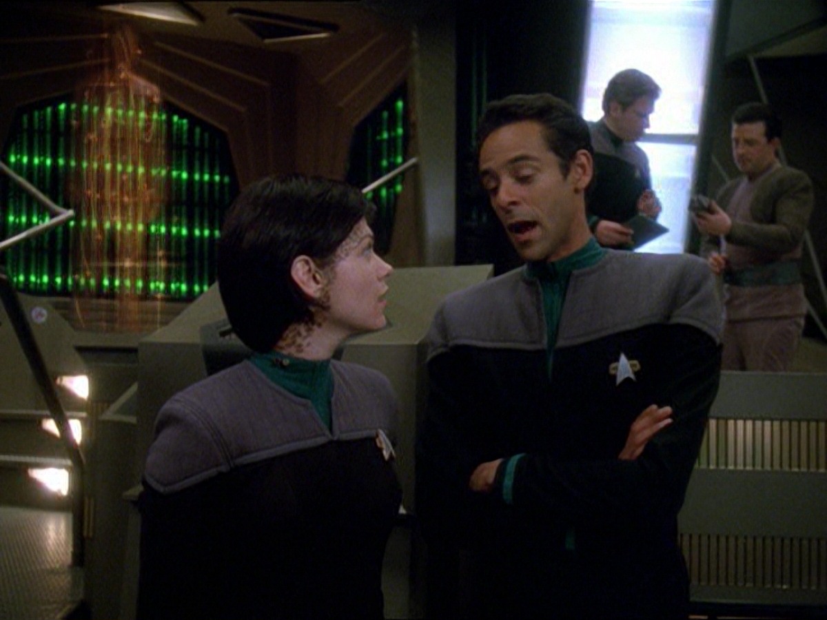 extant_StarTrek_DS9_7x24-TheDogsOfWar_0030.jpg