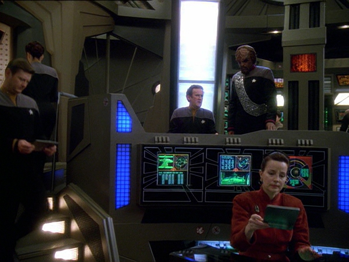 extant_StarTrek_DS9_7x24-TheDogsOfWar_0058.jpg