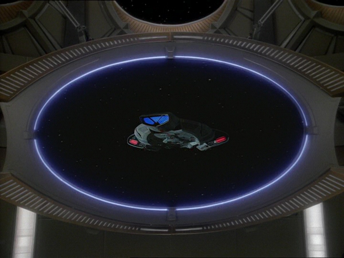 extant_StarTrek_DS9_7x24-TheDogsOfWar_0091.jpg