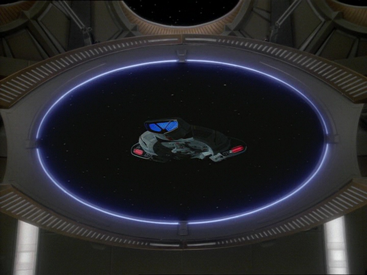 extant_StarTrek_DS9_7x24-TheDogsOfWar_0092.jpg