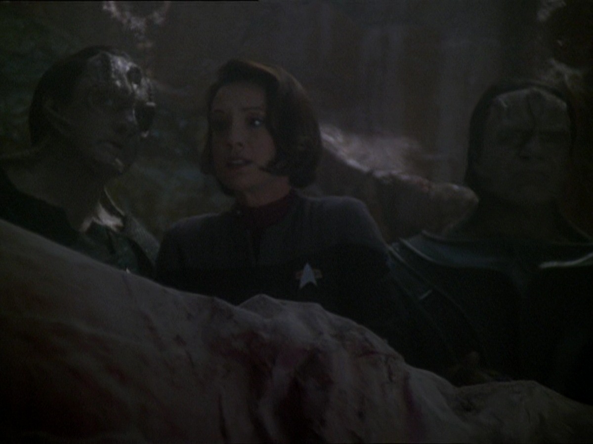 extant_StarTrek_DS9_7x24-TheDogsOfWar_0386.jpg