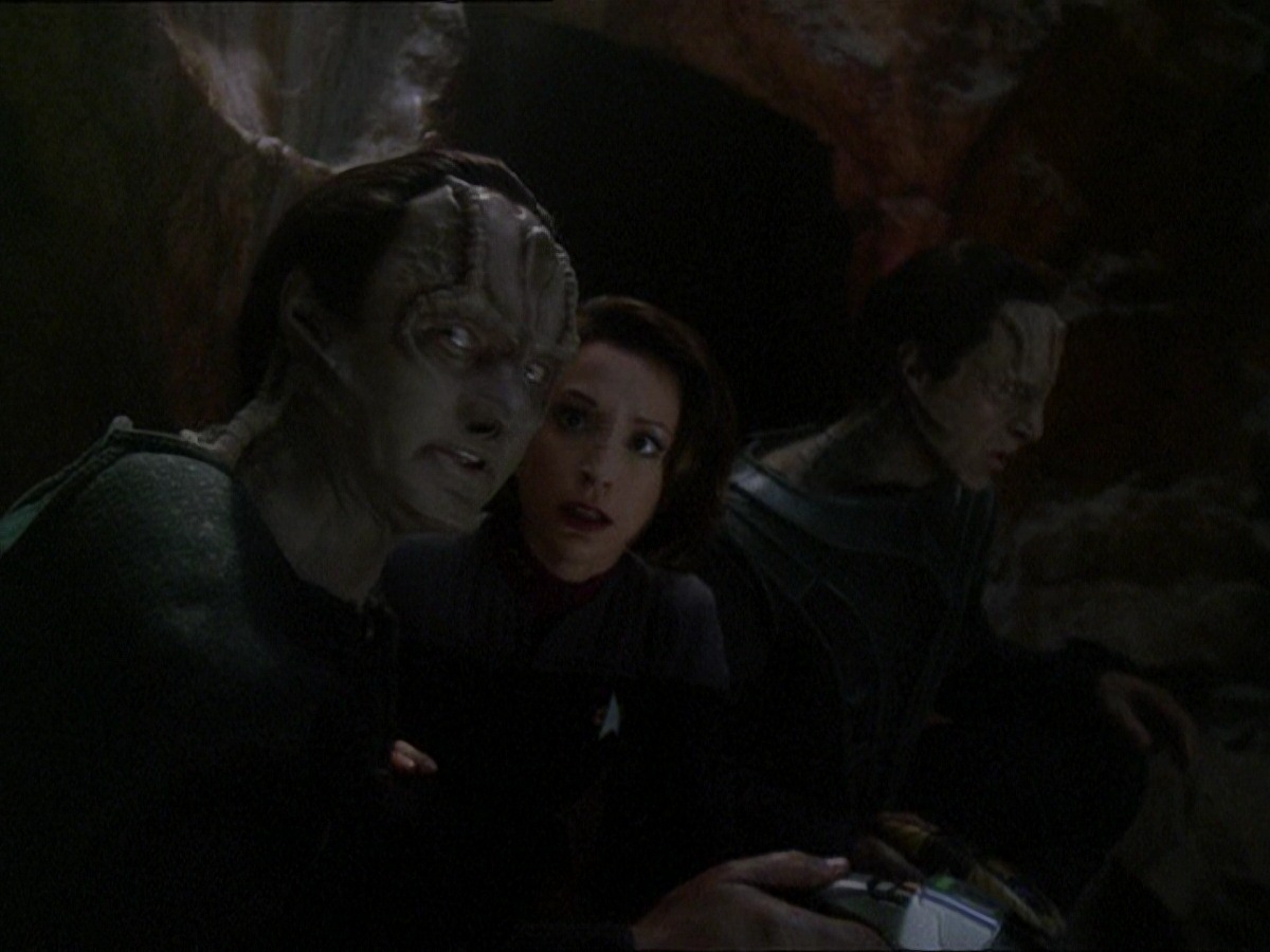extant_StarTrek_DS9_7x24-TheDogsOfWar_0609.jpg