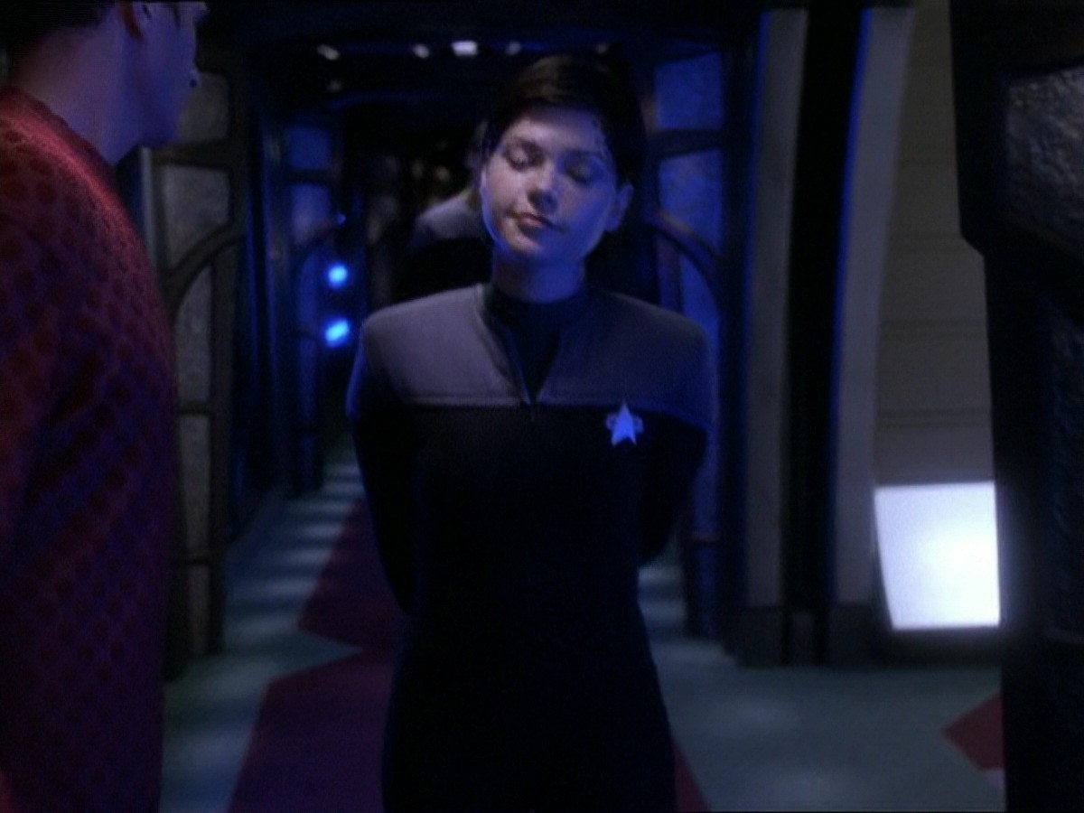 extant_StarTrek_DS9_7x24-TheDogsOfWar_2831.jpg