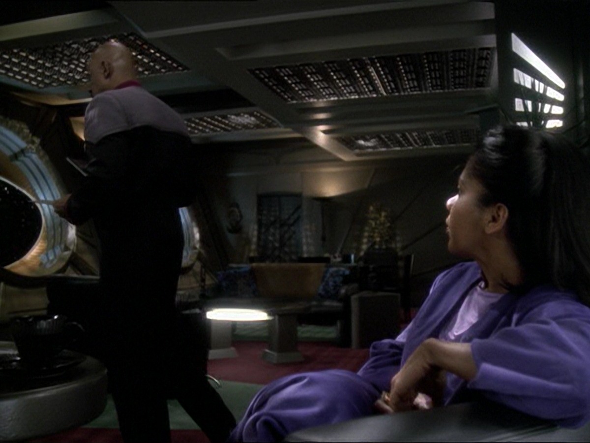 extant_StarTrek_DS9_7x24-TheDogsOfWar_3484.jpg