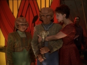 extant_StarTrek_DS9_7x24-TheDogsOfWar_3297.jpg