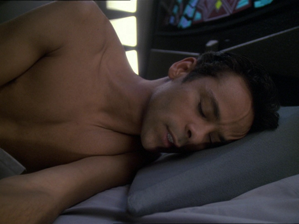 extant_StarTrek_DS9_7x25-7x26-WhatYouLeaveBehind_0007.jpg