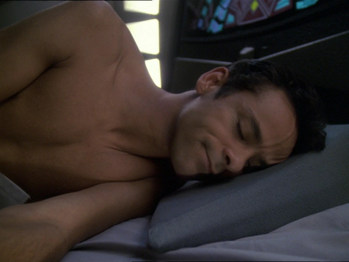 extant_StarTrek_DS9_7x25-7x26-WhatYouLeaveBehind_0009.jpg