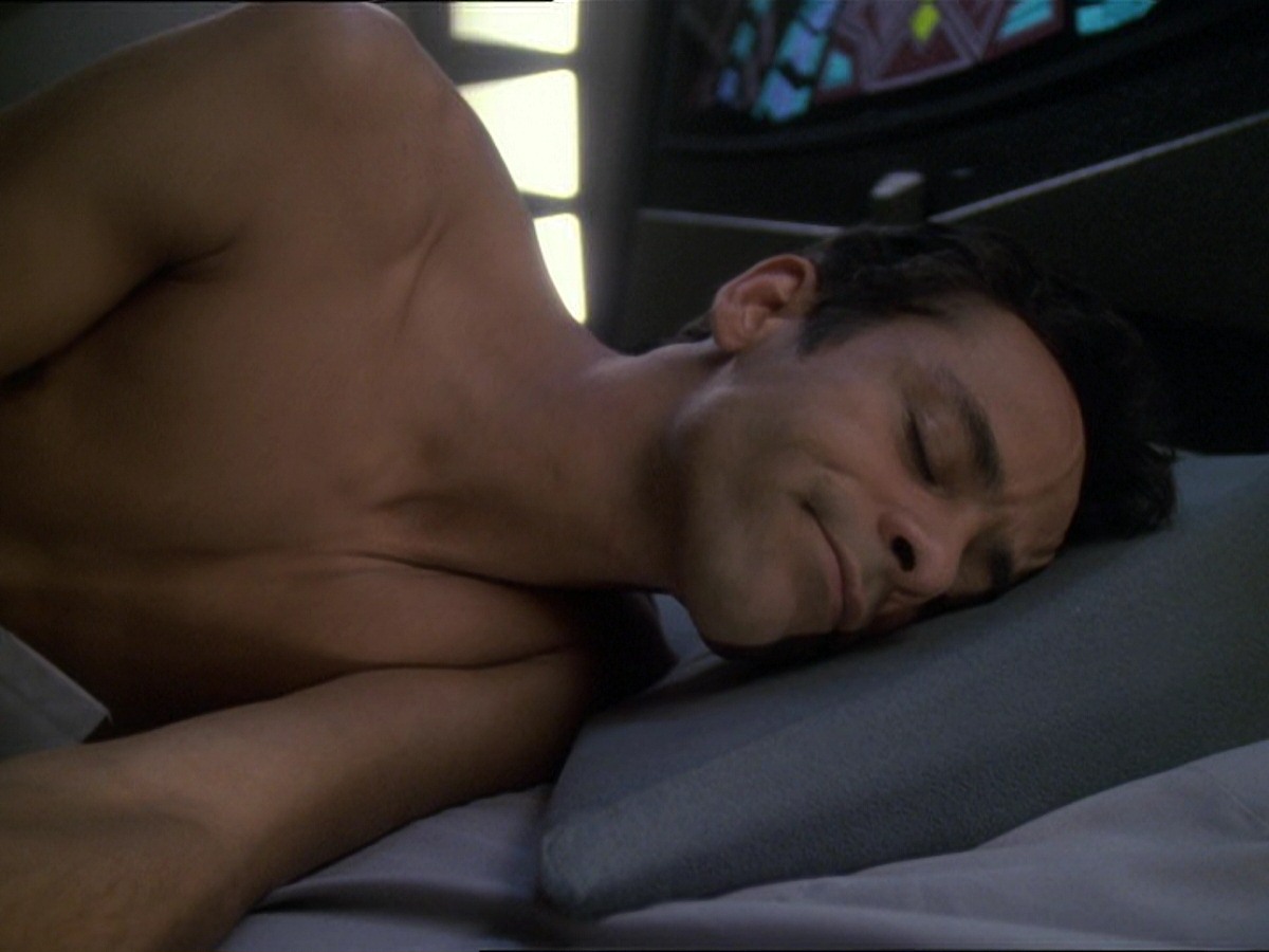 extant_StarTrek_DS9_7x25-7x26-WhatYouLeaveBehind_0010.jpg