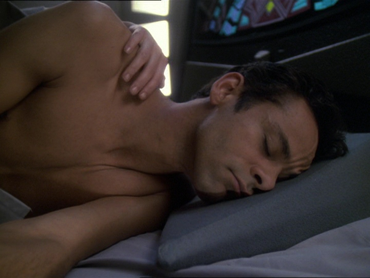 extant_StarTrek_DS9_7x25-7x26-WhatYouLeaveBehind_0012.jpg