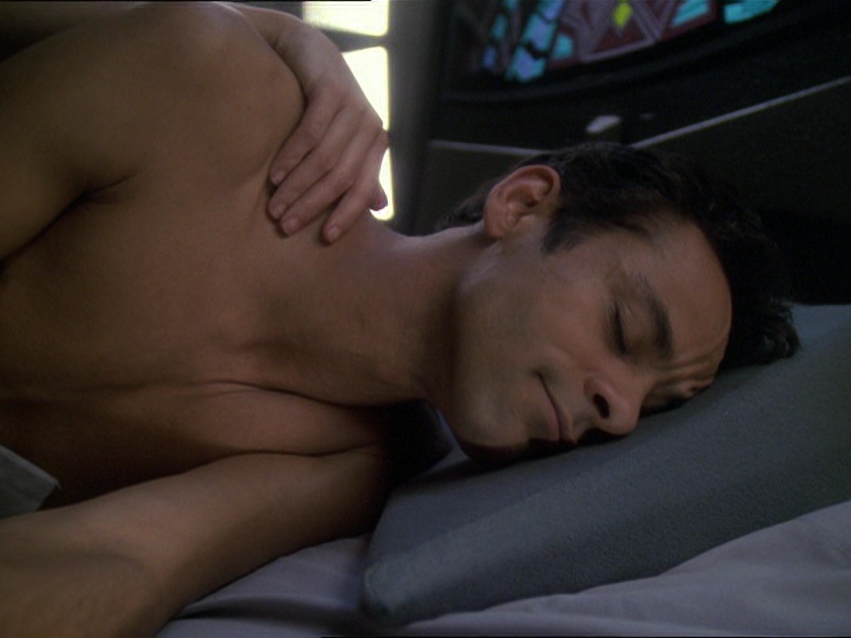 extant_StarTrek_DS9_7x25-7x26-WhatYouLeaveBehind_0013.jpg