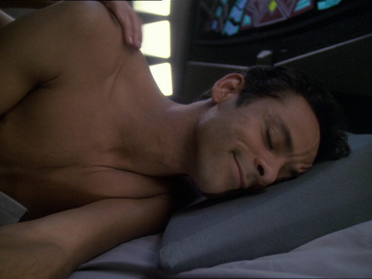 extant_StarTrek_DS9_7x25-7x26-WhatYouLeaveBehind_0014.jpg