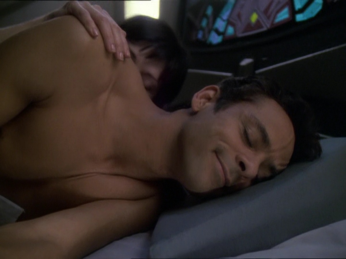 extant_StarTrek_DS9_7x25-7x26-WhatYouLeaveBehind_0015.jpg
