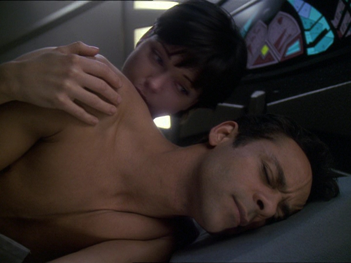 extant_StarTrek_DS9_7x25-7x26-WhatYouLeaveBehind_0021.jpg