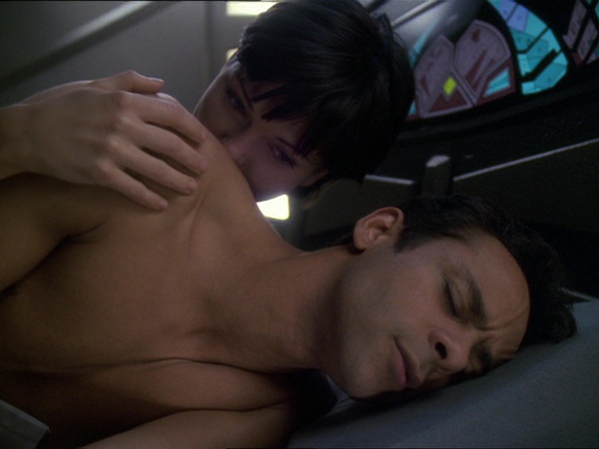 extant_StarTrek_DS9_7x25-7x26-WhatYouLeaveBehind_0022.jpg