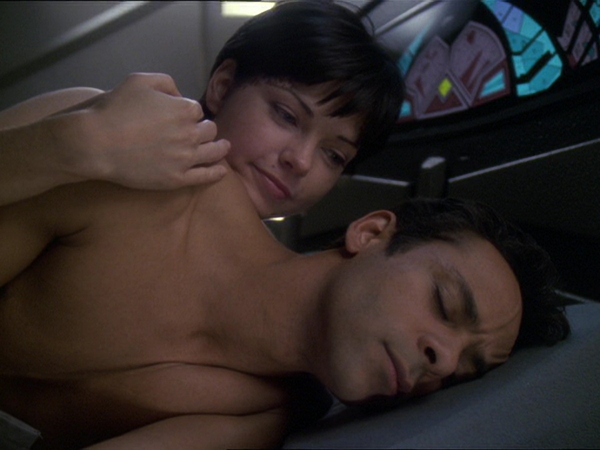 extant_StarTrek_DS9_7x25-7x26-WhatYouLeaveBehind_0024.jpg