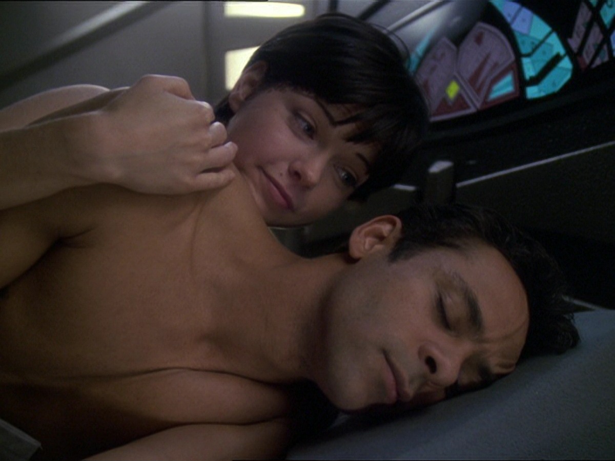 extant_StarTrek_DS9_7x25-7x26-WhatYouLeaveBehind_0026.jpg