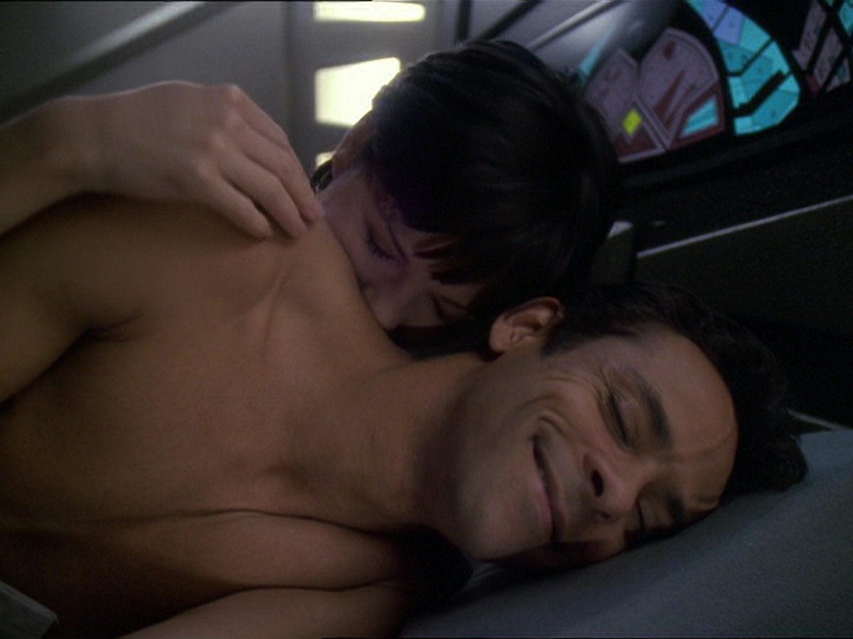 extant_StarTrek_DS9_7x25-7x26-WhatYouLeaveBehind_0032.jpg