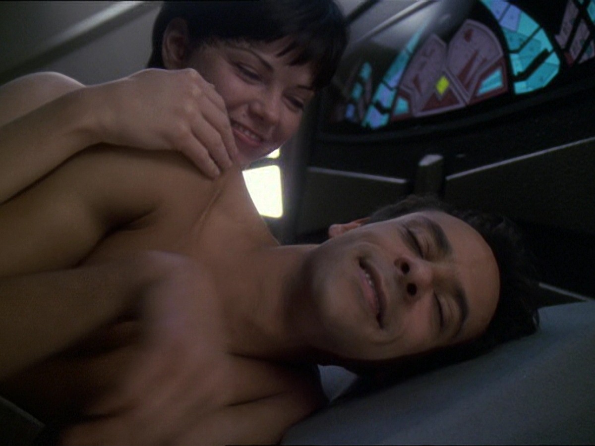 extant_StarTrek_DS9_7x25-7x26-WhatYouLeaveBehind_0033.jpg