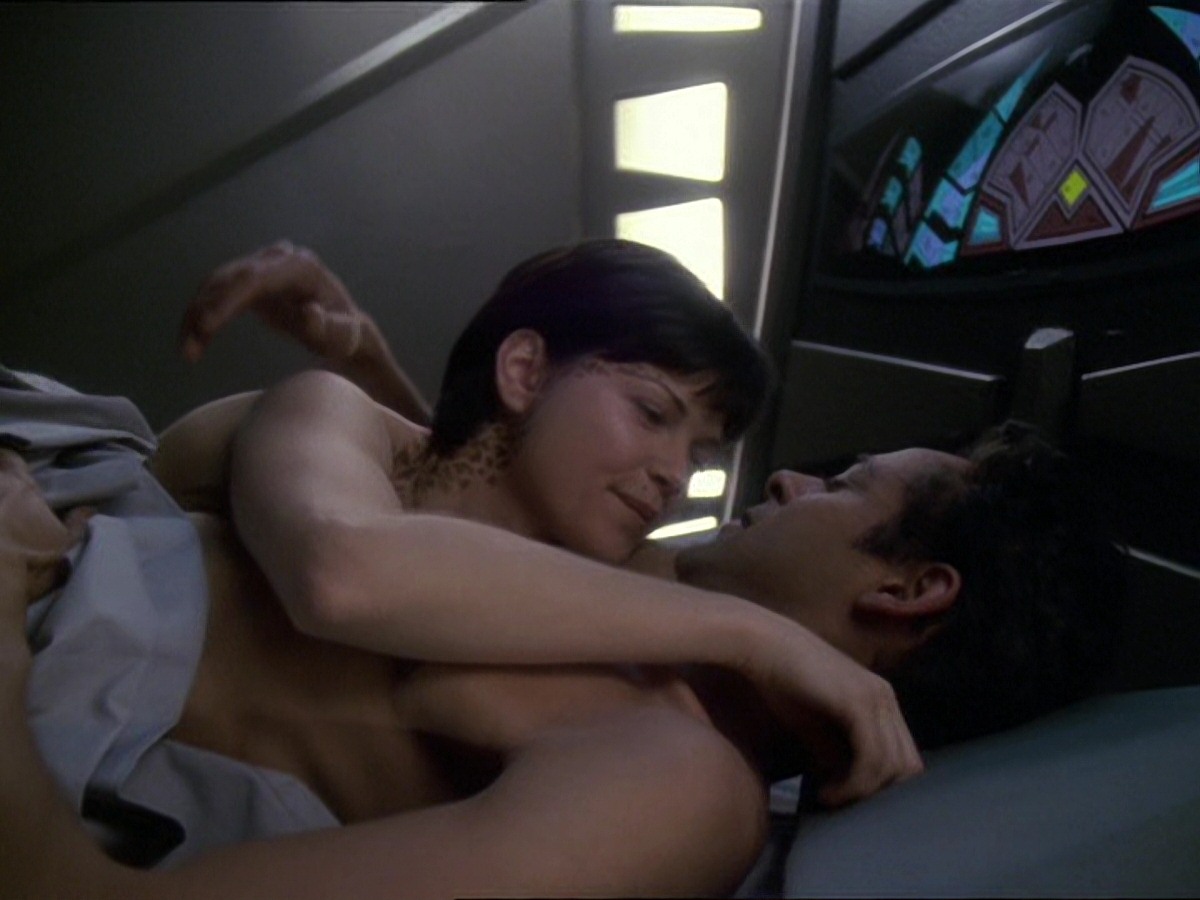 extant_StarTrek_DS9_7x25-7x26-WhatYouLeaveBehind_0037.jpg