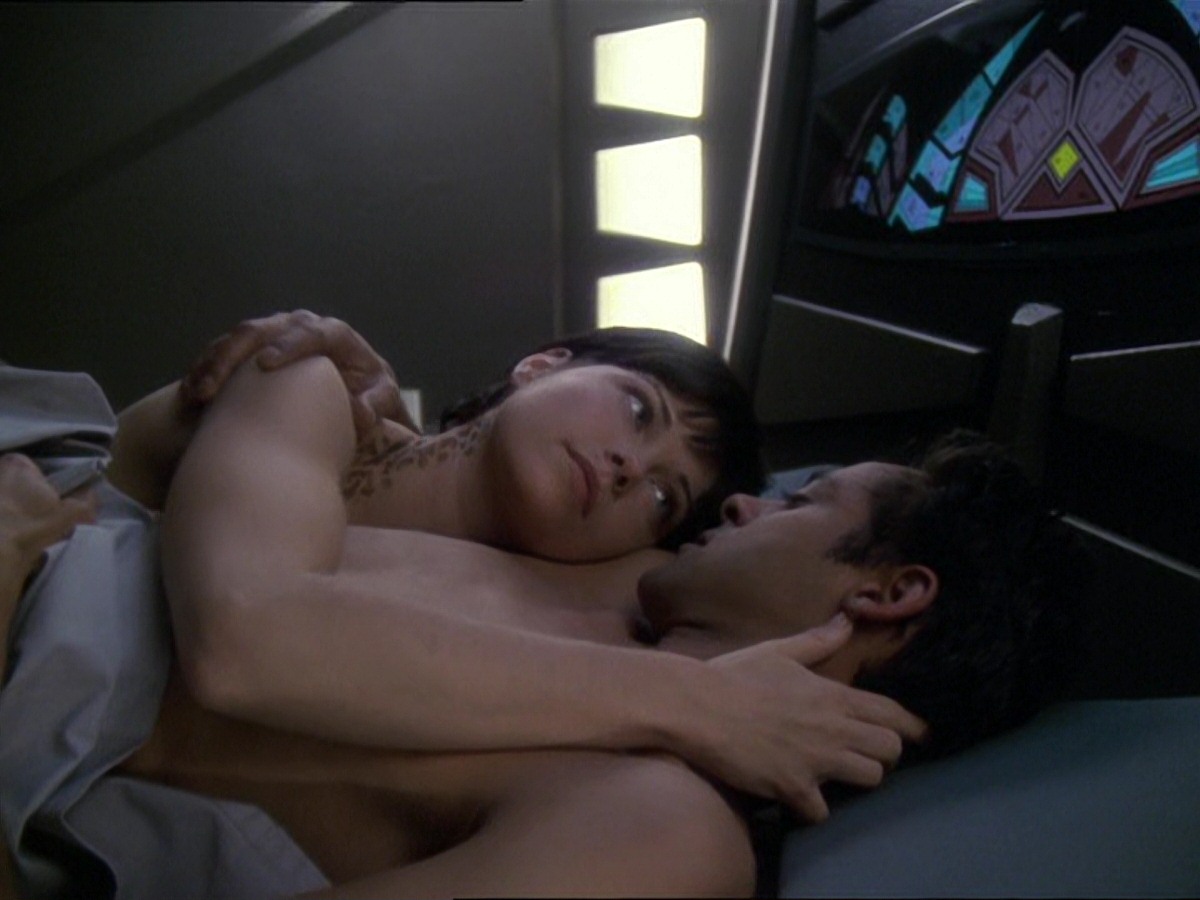 extant_StarTrek_DS9_7x25-7x26-WhatYouLeaveBehind_0040.jpg