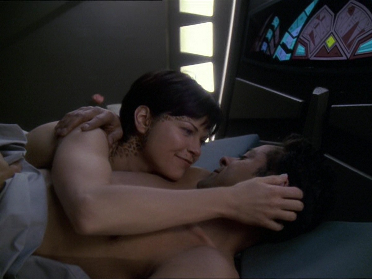 extant_StarTrek_DS9_7x25-7x26-WhatYouLeaveBehind_0042.jpg