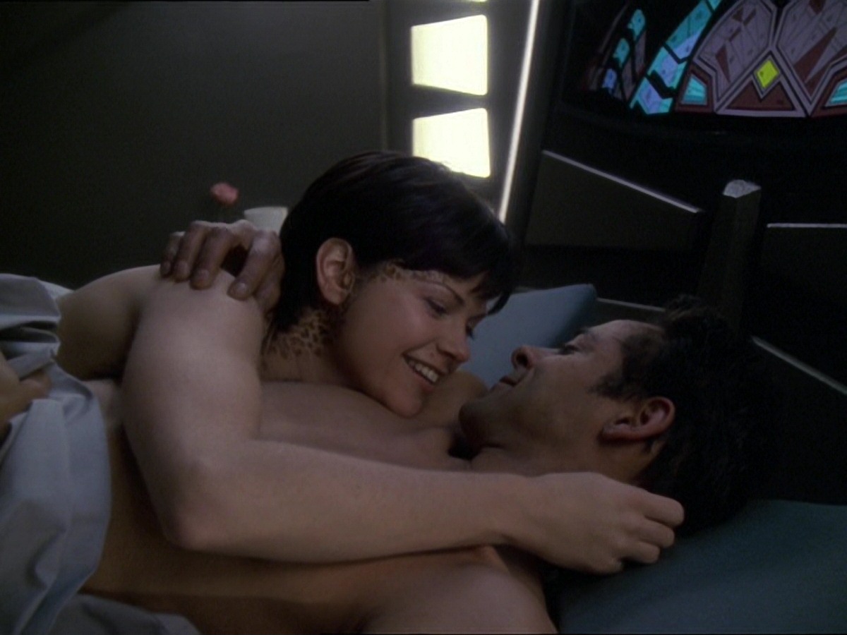 extant_StarTrek_DS9_7x25-7x26-WhatYouLeaveBehind_0043.jpg