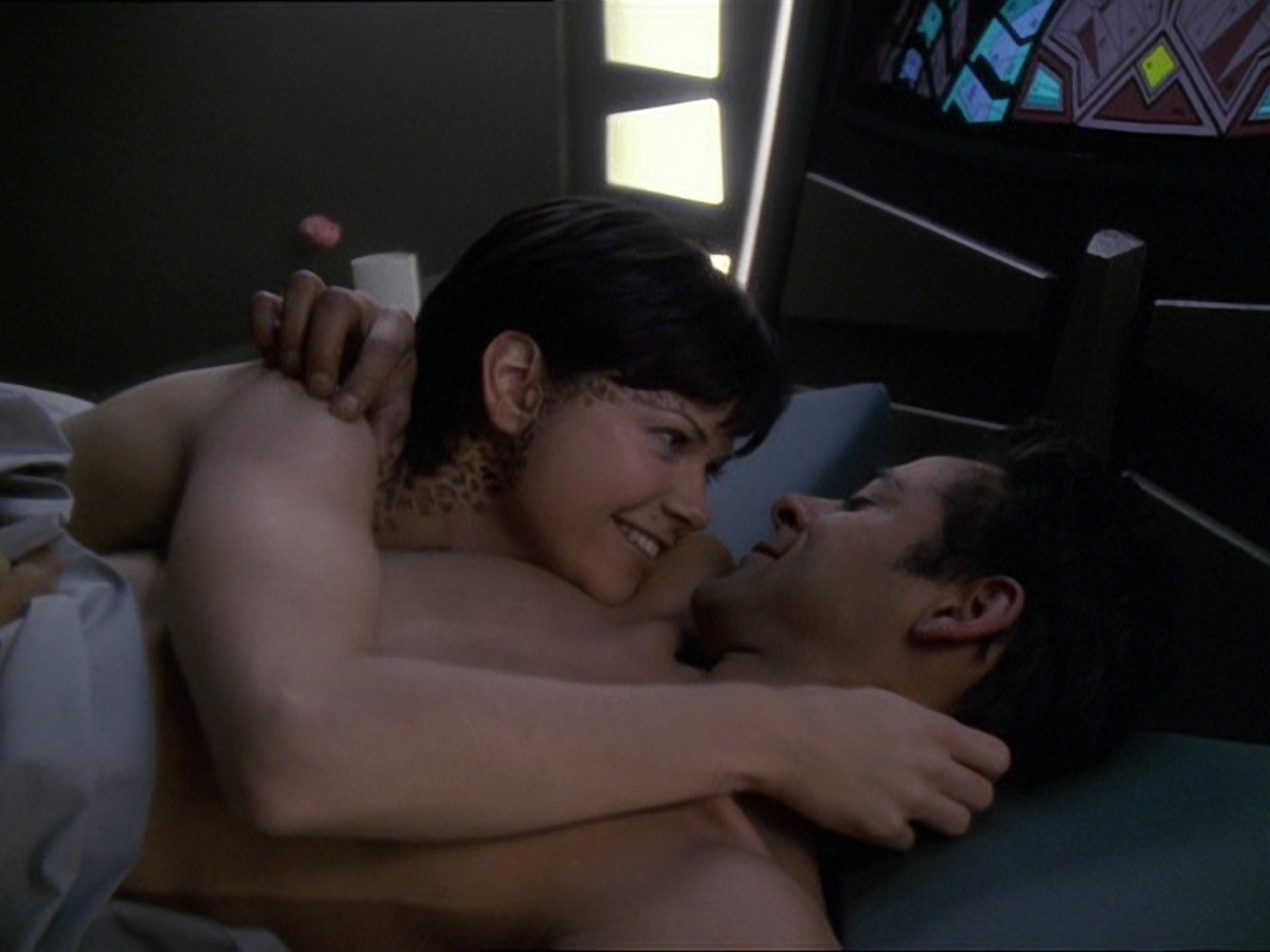 extant_StarTrek_DS9_7x25-7x26-WhatYouLeaveBehind_0044.jpg