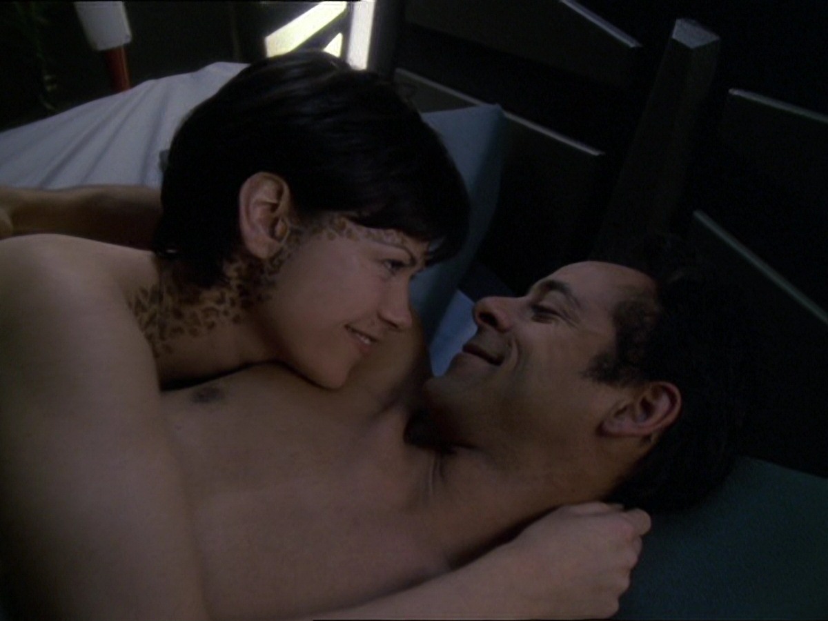 extant_StarTrek_DS9_7x25-7x26-WhatYouLeaveBehind_0051.jpg