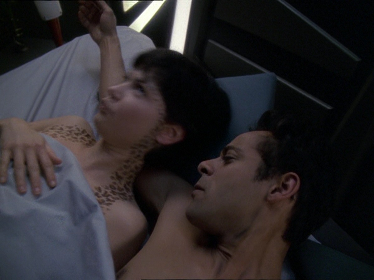 extant_StarTrek_DS9_7x25-7x26-WhatYouLeaveBehind_0057.jpg