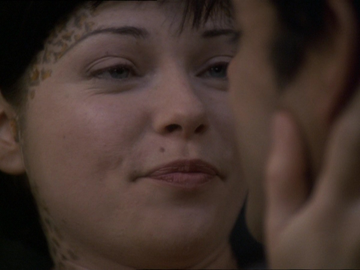 extant_StarTrek_DS9_7x25-7x26-WhatYouLeaveBehind_0097.jpg