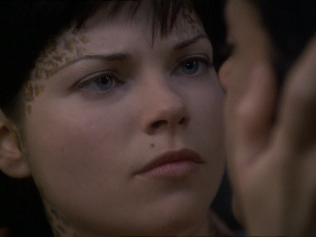 extant_StarTrek_DS9_7x25-7x26-WhatYouLeaveBehind_0108.jpg