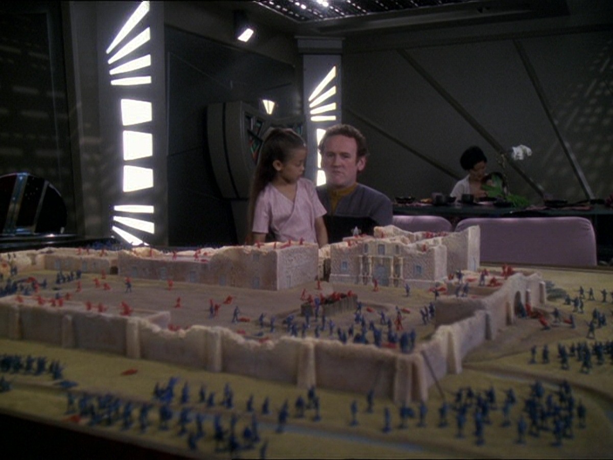 extant_StarTrek_DS9_7x25-7x26-WhatYouLeaveBehind_0175.jpg