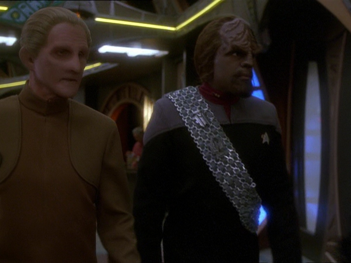 extant_StarTrek_DS9_7x25-7x26-WhatYouLeaveBehind_0380.jpg