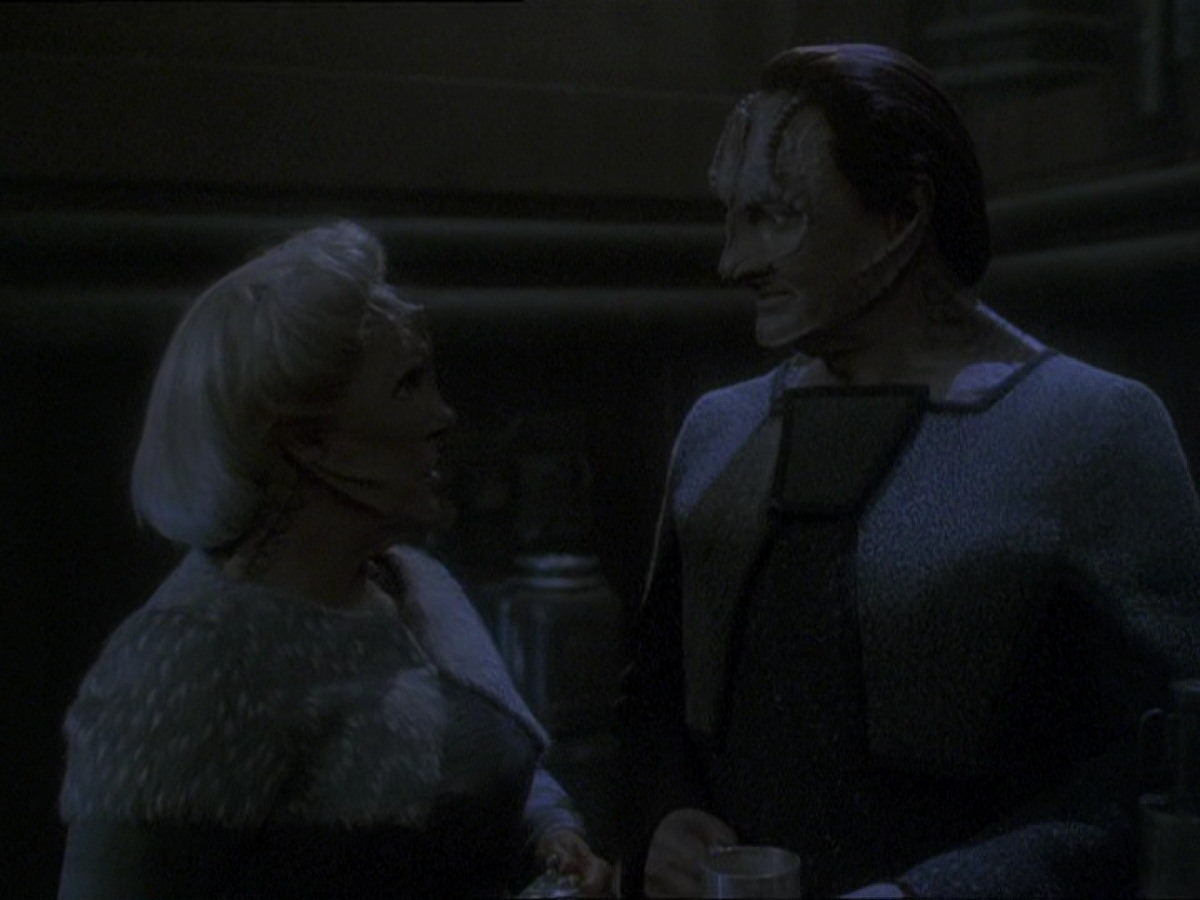 extant_StarTrek_DS9_7x25-7x26-WhatYouLeaveBehind_0930.jpg