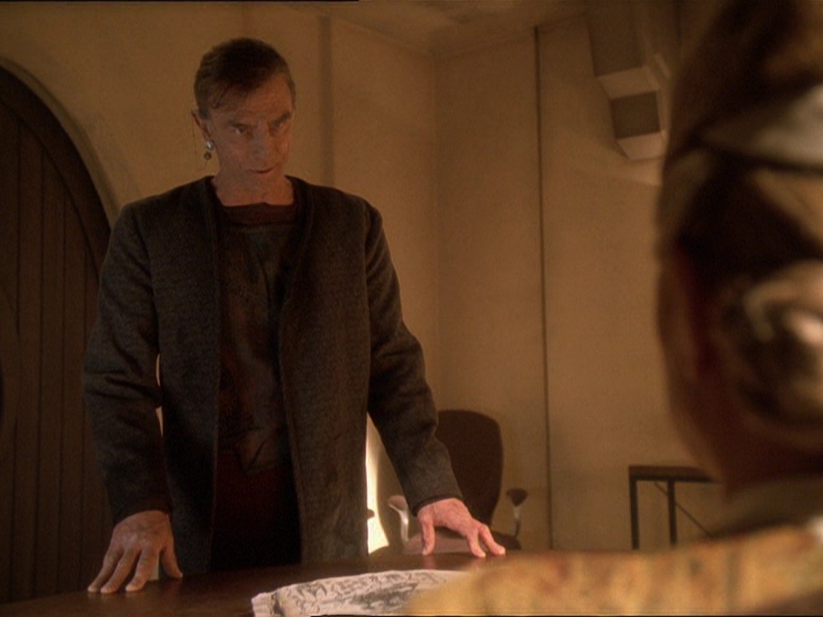 extant_StarTrek_DS9_7x25-7x26-WhatYouLeaveBehind_1328.jpg