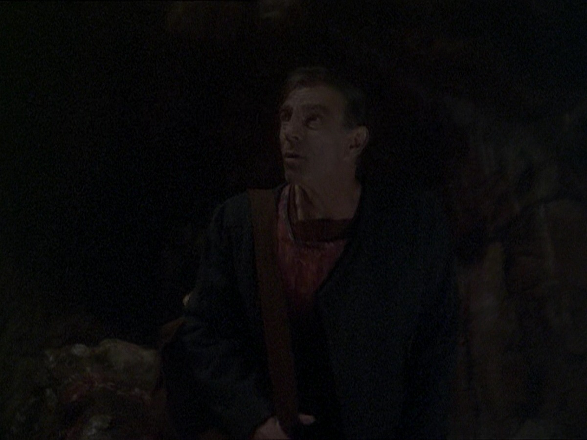 extant_StarTrek_DS9_7x25-7x26-WhatYouLeaveBehind_1687.jpg