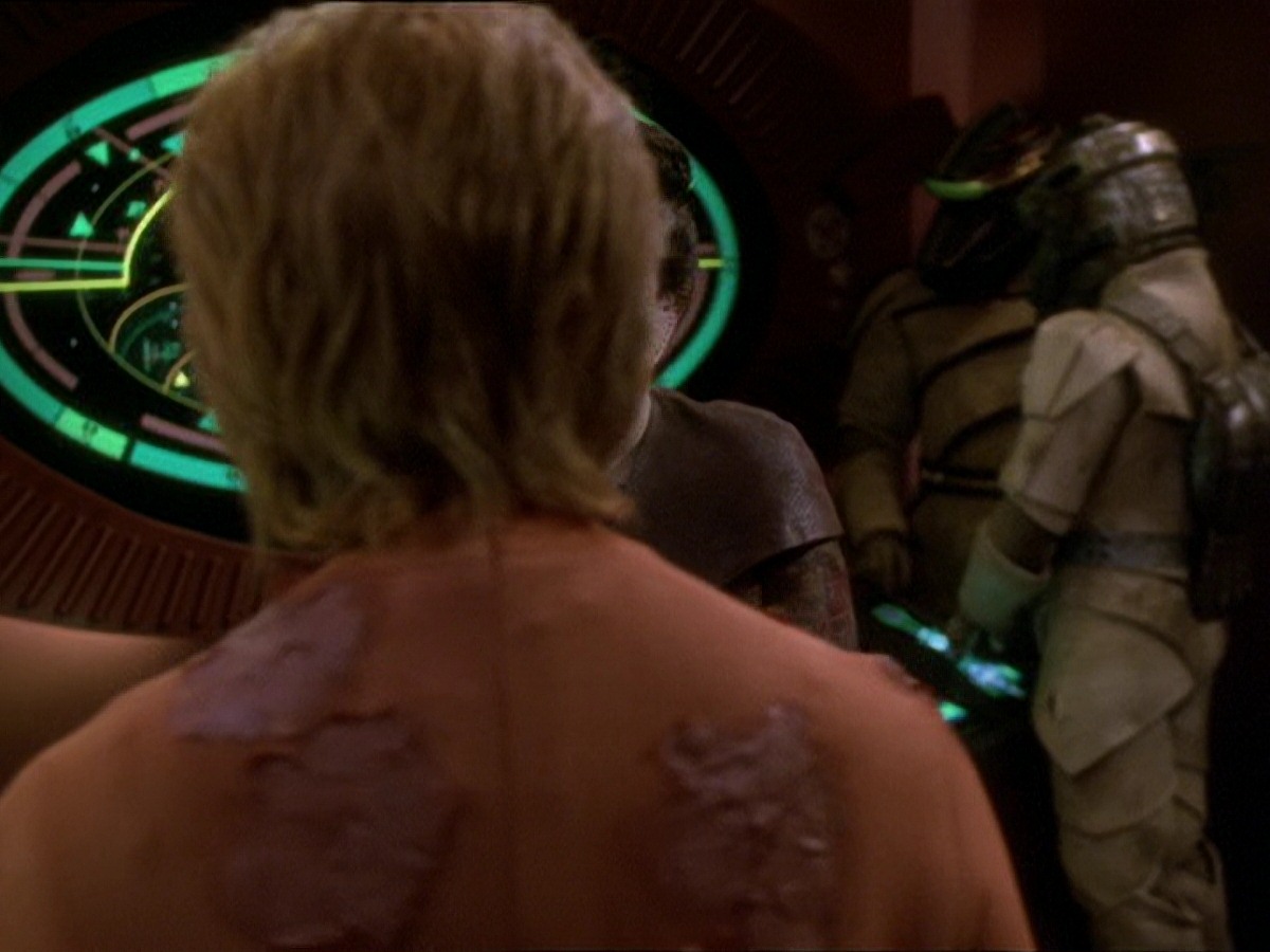 extant_StarTrek_DS9_7x25-7x26-WhatYouLeaveBehind_2703.jpg