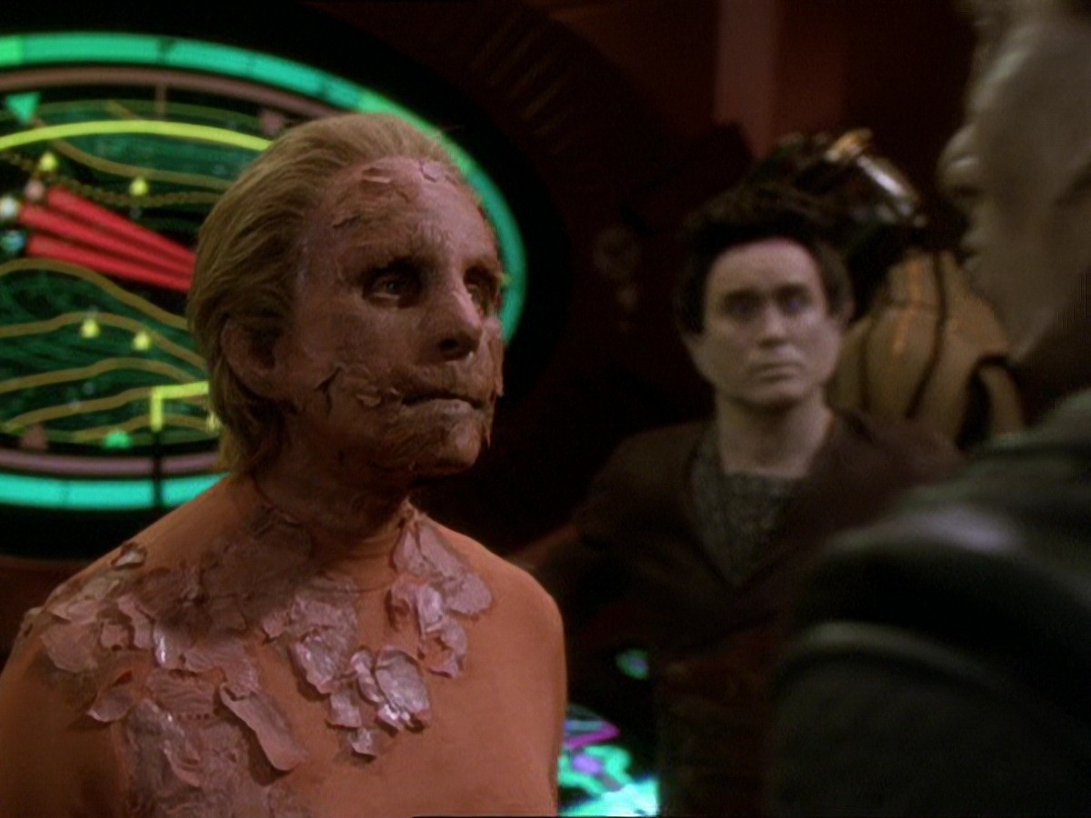 extant_StarTrek_DS9_7x25-7x26-WhatYouLeaveBehind_2724.jpg