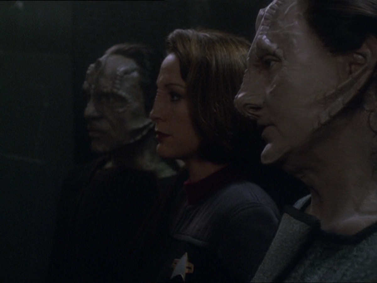 extant_StarTrek_DS9_7x25-7x26-WhatYouLeaveBehind_2790.jpg