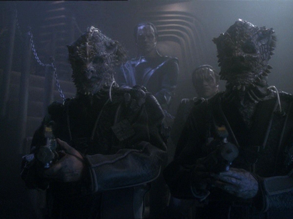 extant_StarTrek_DS9_7x25-7x26-WhatYouLeaveBehind_2795.jpg