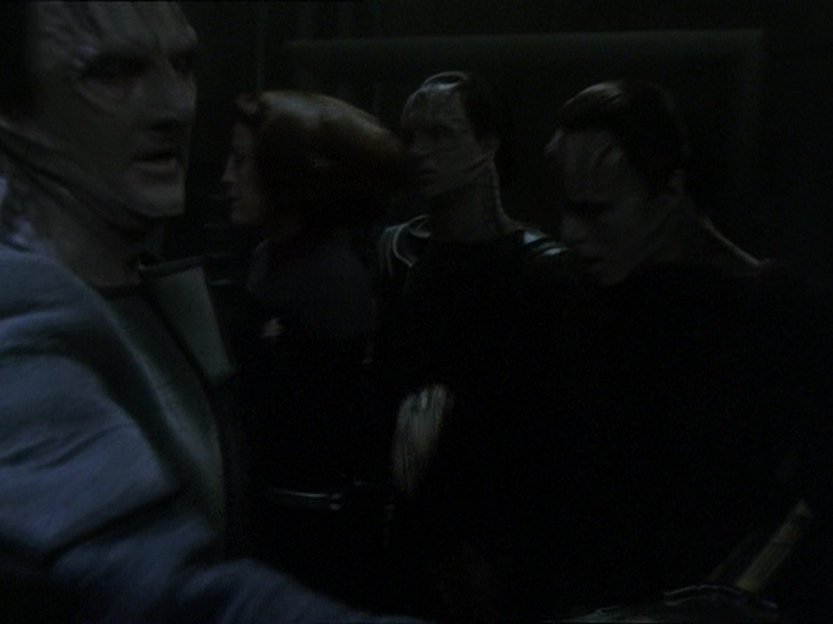 extant_StarTrek_DS9_7x25-7x26-WhatYouLeaveBehind_3363.jpg