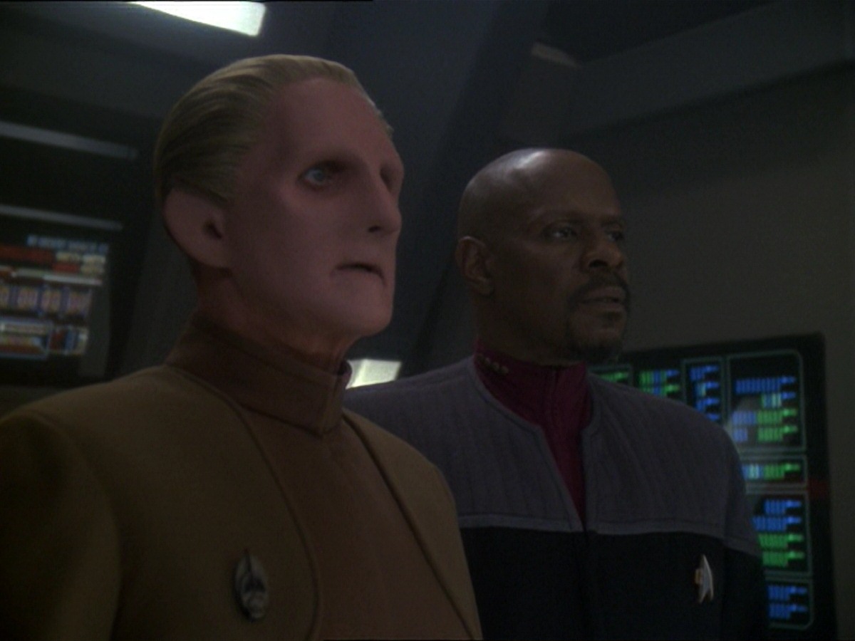 extant_StarTrek_DS9_7x25-7x26-WhatYouLeaveBehind_3640.jpg