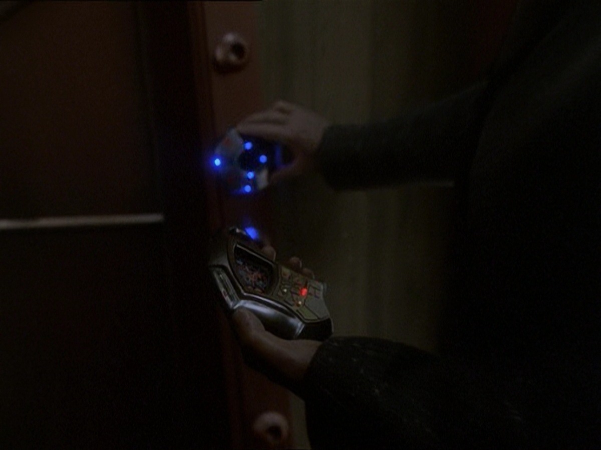 extant_StarTrek_DS9_7x25-7x26-WhatYouLeaveBehind_3646.jpg