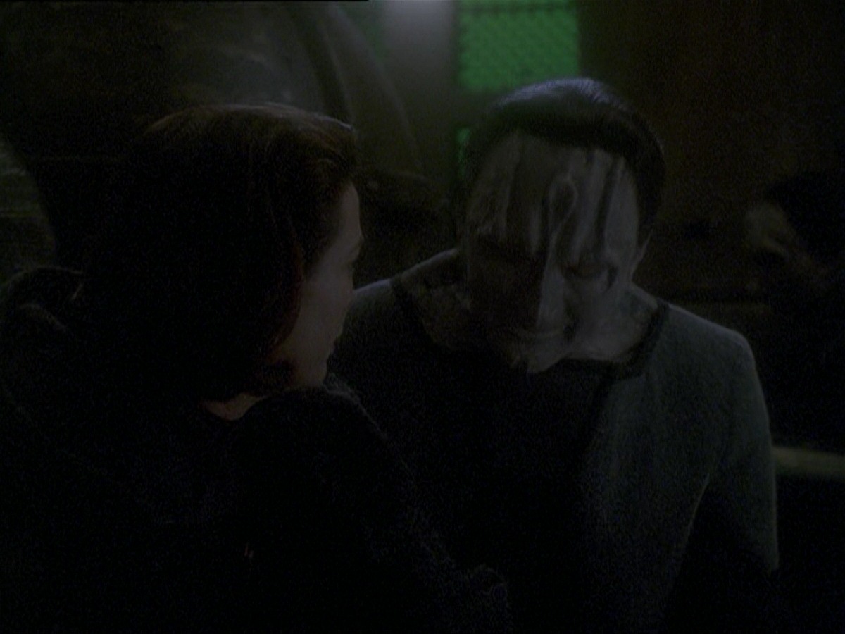 extant_StarTrek_DS9_7x25-7x26-WhatYouLeaveBehind_3689.jpg