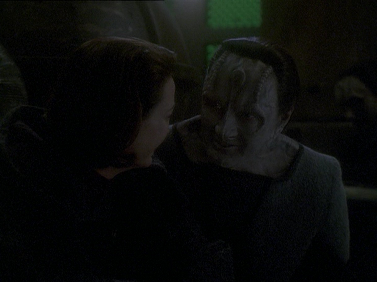 extant_StarTrek_DS9_7x25-7x26-WhatYouLeaveBehind_3698.jpg