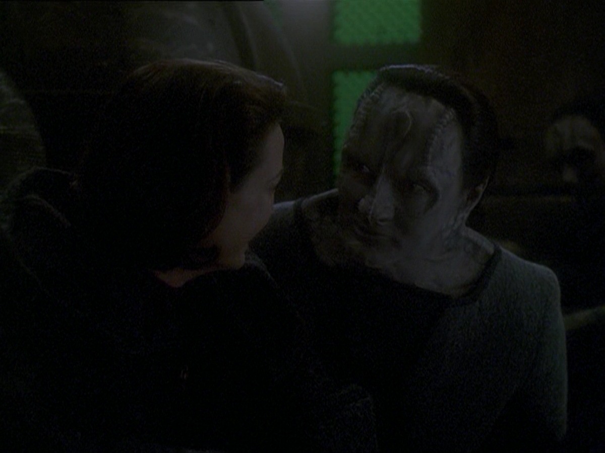 extant_StarTrek_DS9_7x25-7x26-WhatYouLeaveBehind_3699.jpg